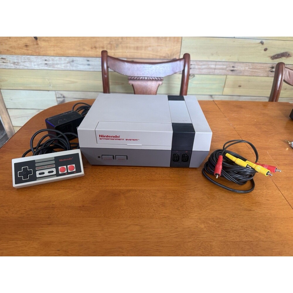 Nintendo NES NUS-001 Console Bundle - Very Good, Tested